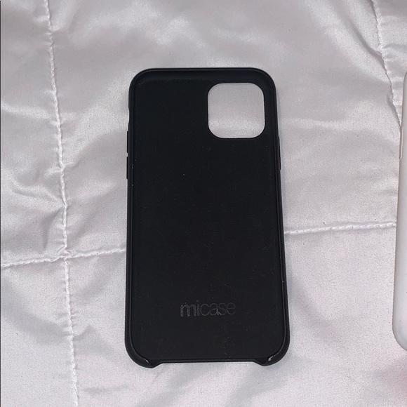 IPHONE CASES - Picture 3 of 7